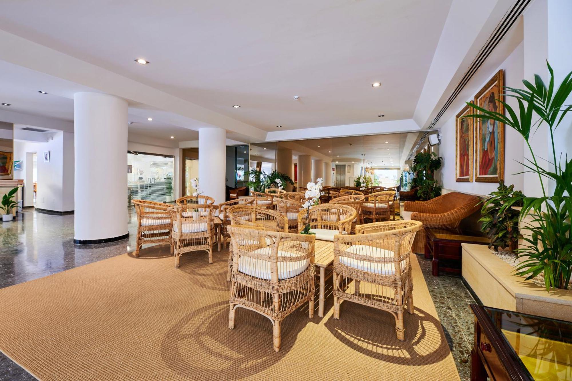 Roc Oberoy - Adults Only Hotel Peguera Bagian luar foto
